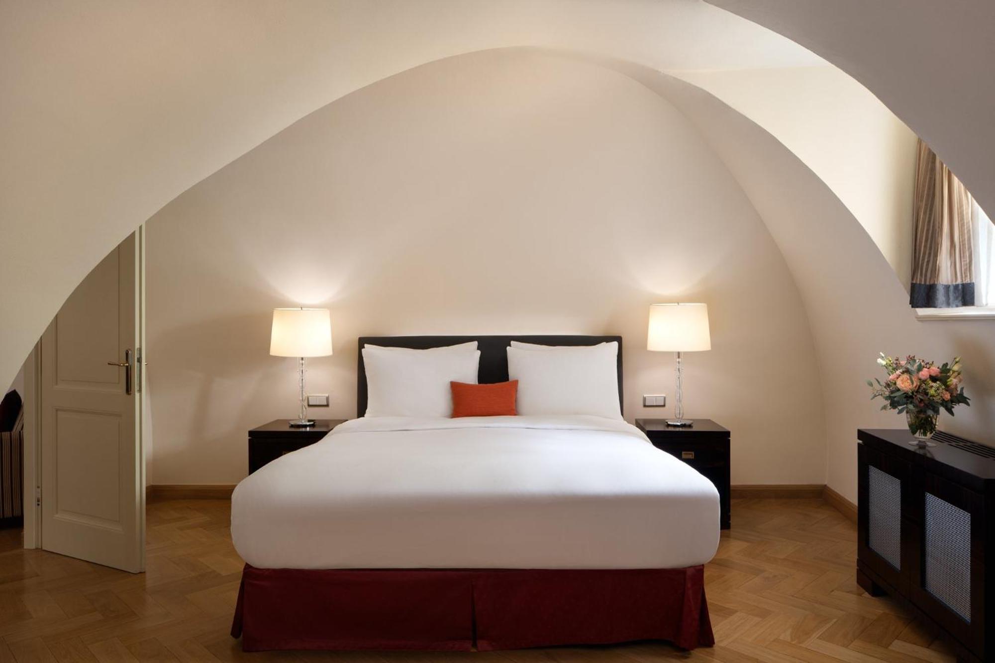 Mandarin Oriental, Prague Hotel Kültér fotó
